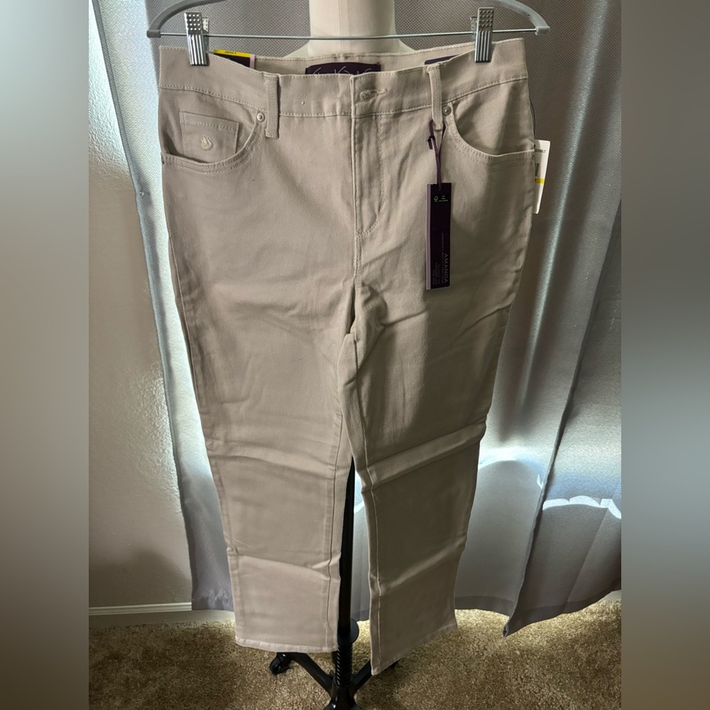 Gloria Vanderbilt Light Tan “Amanda” Pants